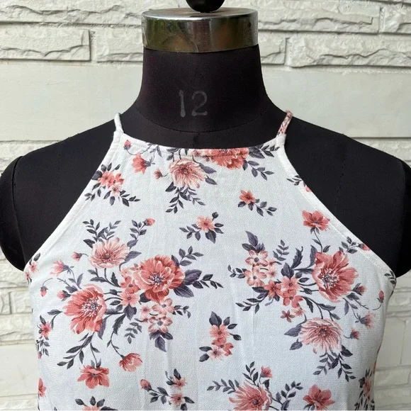 SOLD ❌ Floral Tie Up Top - Picture 5 of 7